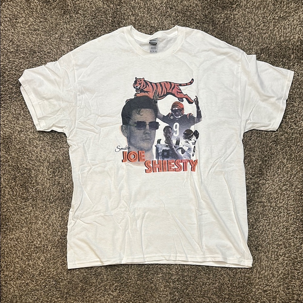 Joe Burrow “Smokin Joe Shiesty” SBS tee size XL men’s lightly used Gildan